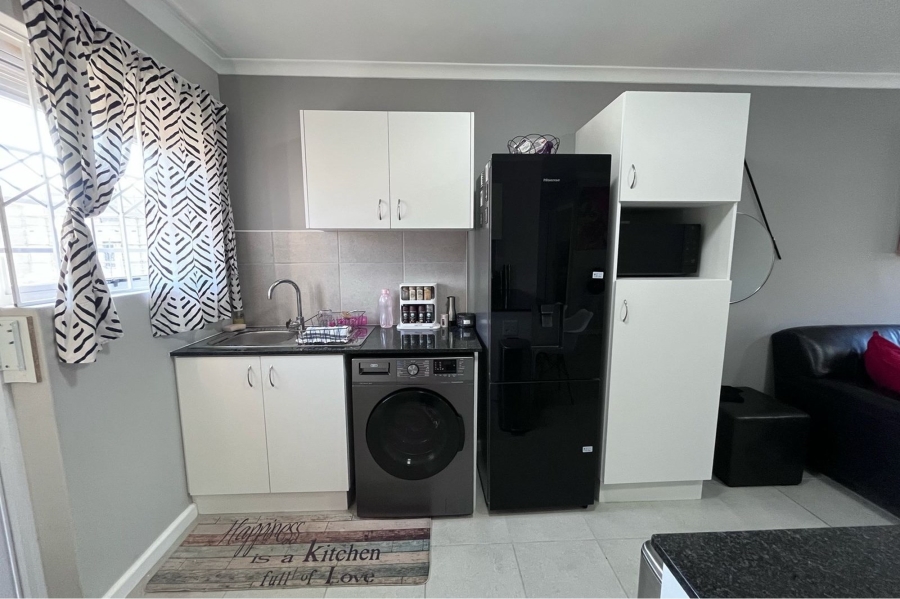 2 Bedroom Property for Sale in Fairview Eastern Cape